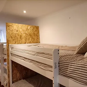 https://lisboa-tu-eu-hostel.hotels-lisbon-portugal.com